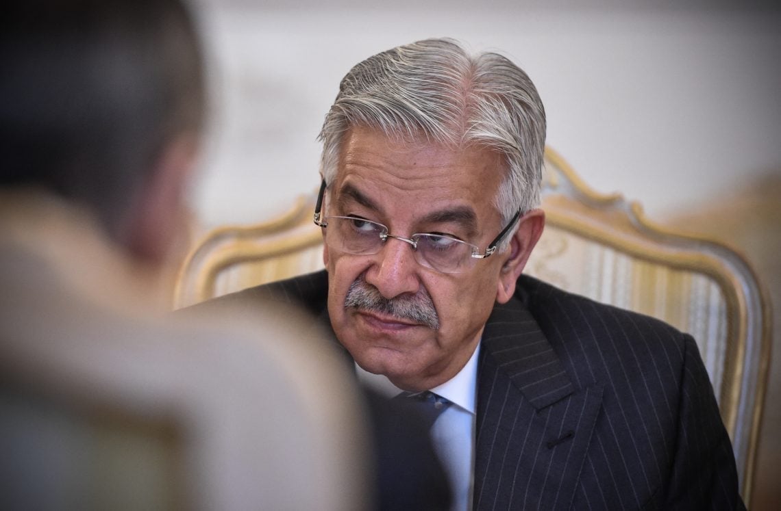 Pakistan's Defence Minister Says Hopes for the Taliban 'Are Over' –  AtlasPress News Agency
