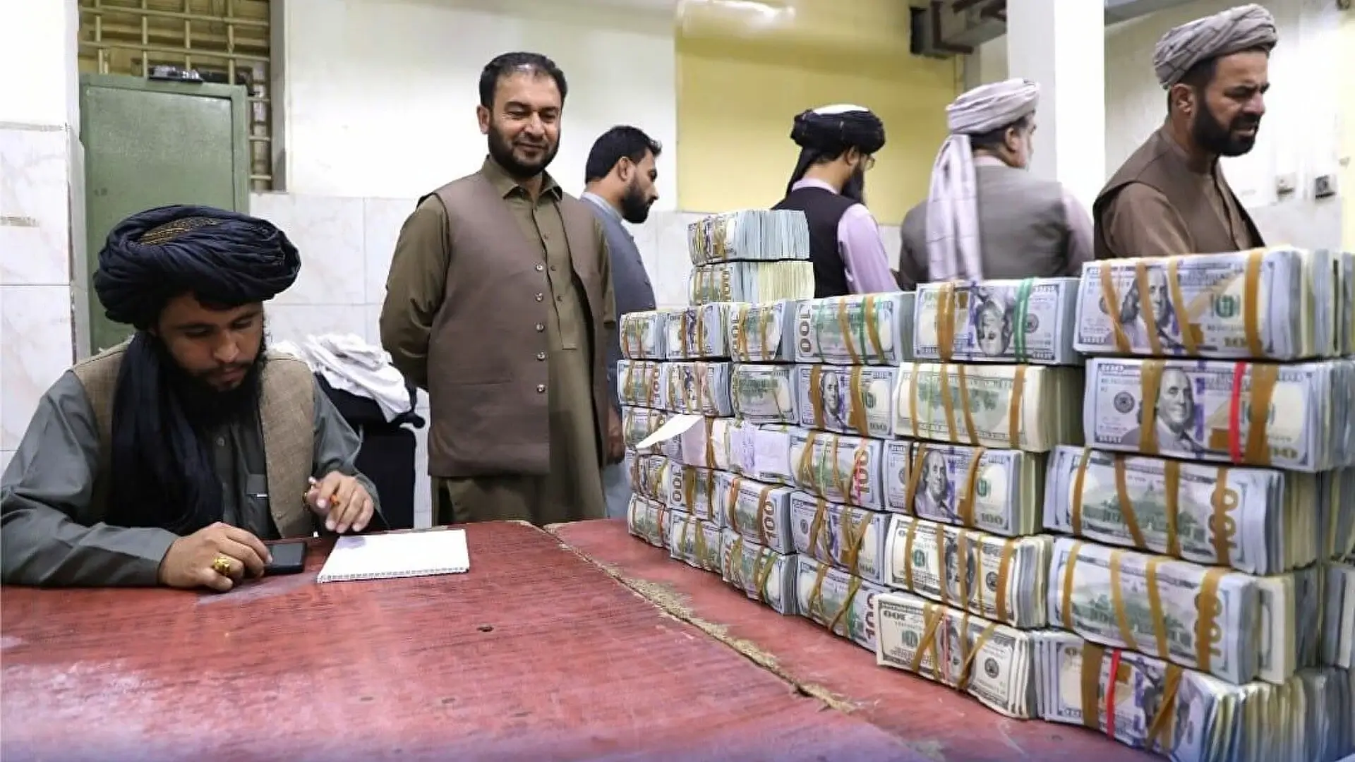 کمک نقدی آمریکا به طالبان